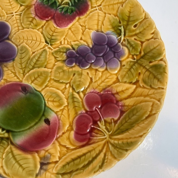 Vintage Sarreguemine French Majollica Platter with Fruits and Leaves Design - Picture 4 of 11